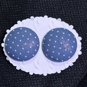 ✂️1980s buttons turned earrings